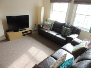 Apartment 2, 27 Skinner Street